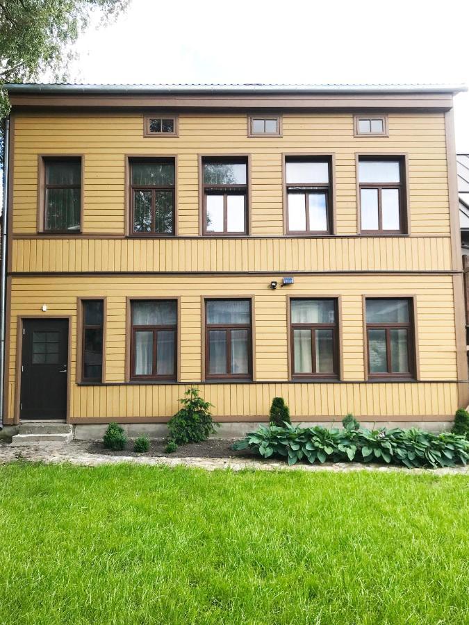 Apartamenti Starp Krastiem リエパーヤ エクステリア 写真